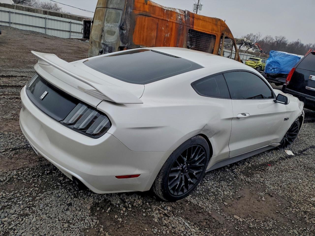 2017 Ford Mustang Gt - Фото 3