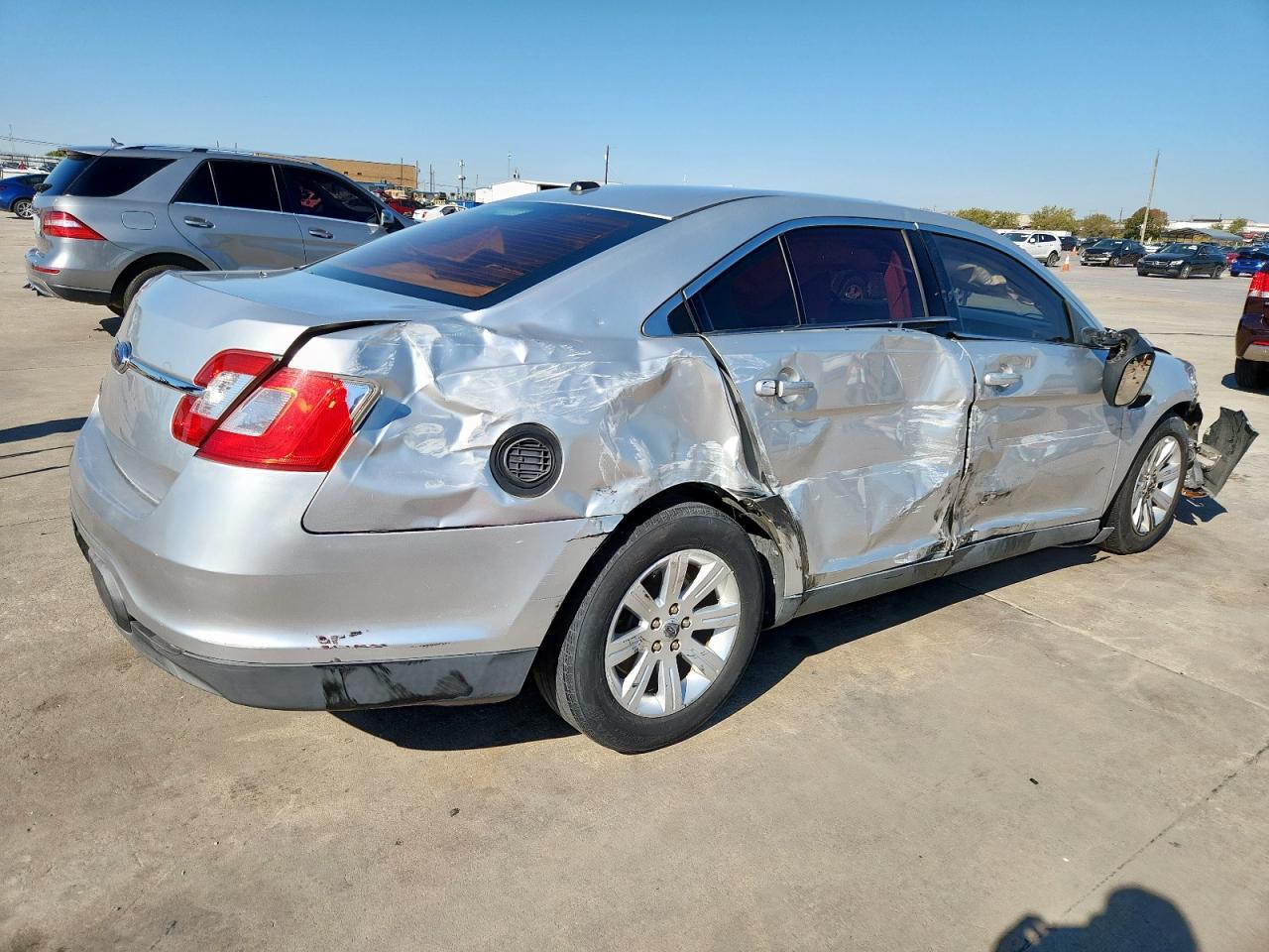 2010 Ford Taurus Se - Image 3