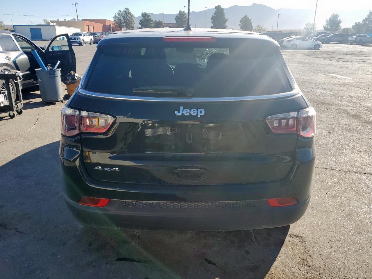 2023 Jeep Compass Sport - Фото 6