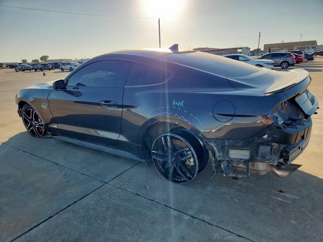 2022 Ford Mustang Gt - Фото 2