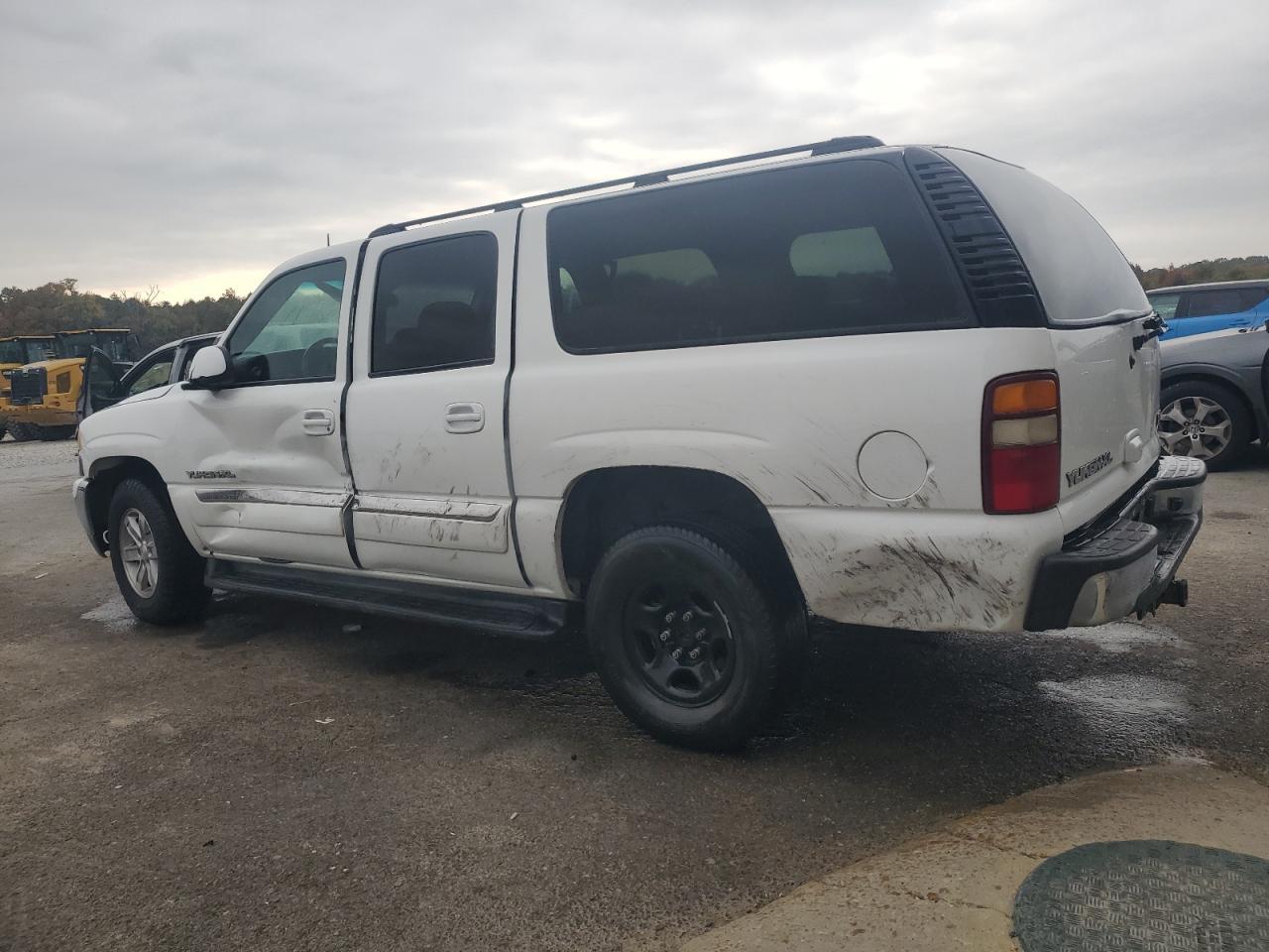2003 GMC Yukon Xl C1500 - Фото 2