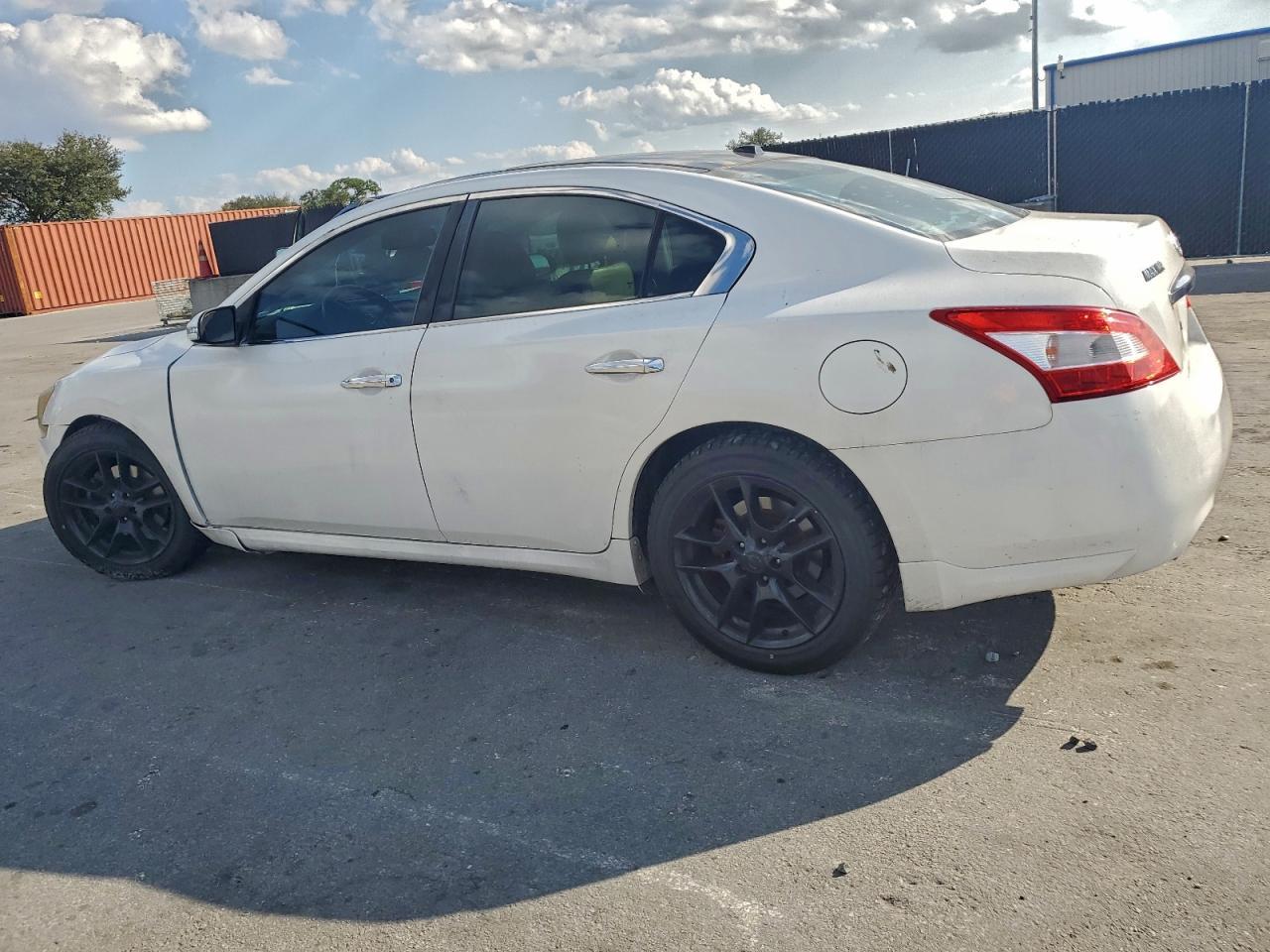 2009 Nissan Maxima S - Фото 2