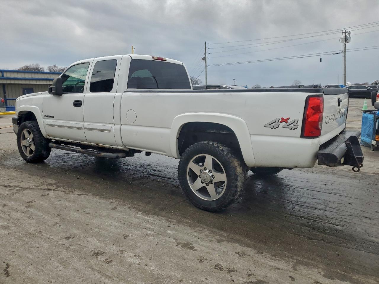 2004 Chevrolet Silverado C2500 Heavy Duty - Фото 2