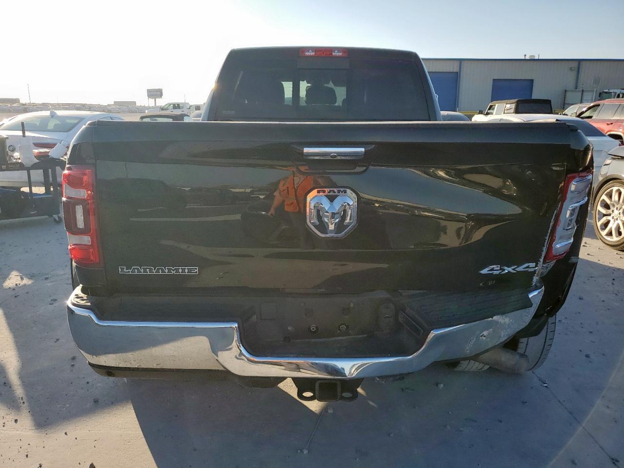 2022 Ram 3500 Laramie - Фото 6