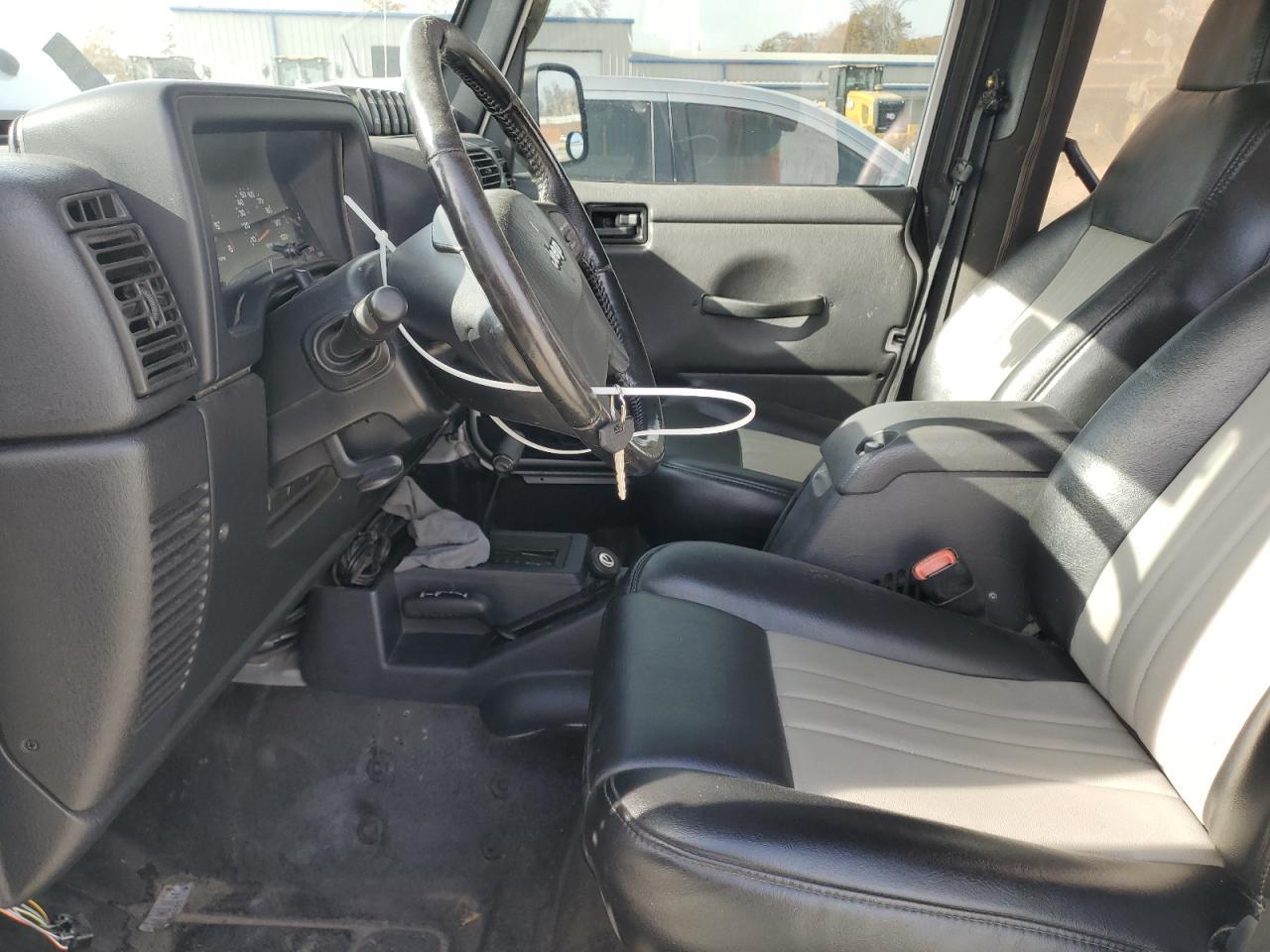 2005 Jeep Wrangler X - Image 7