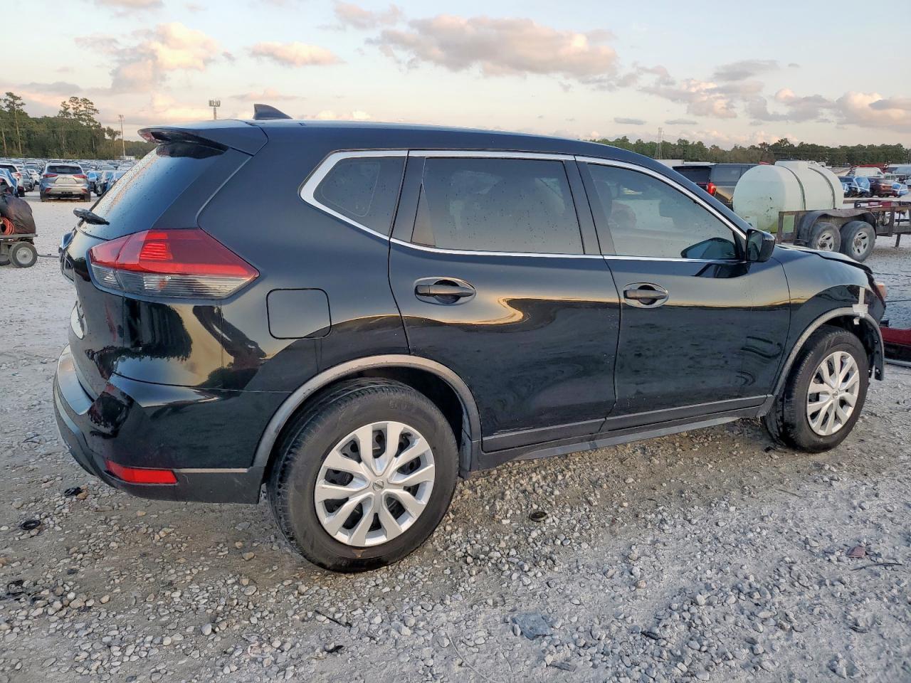 2020 Nissan Rogue S - Фото 3