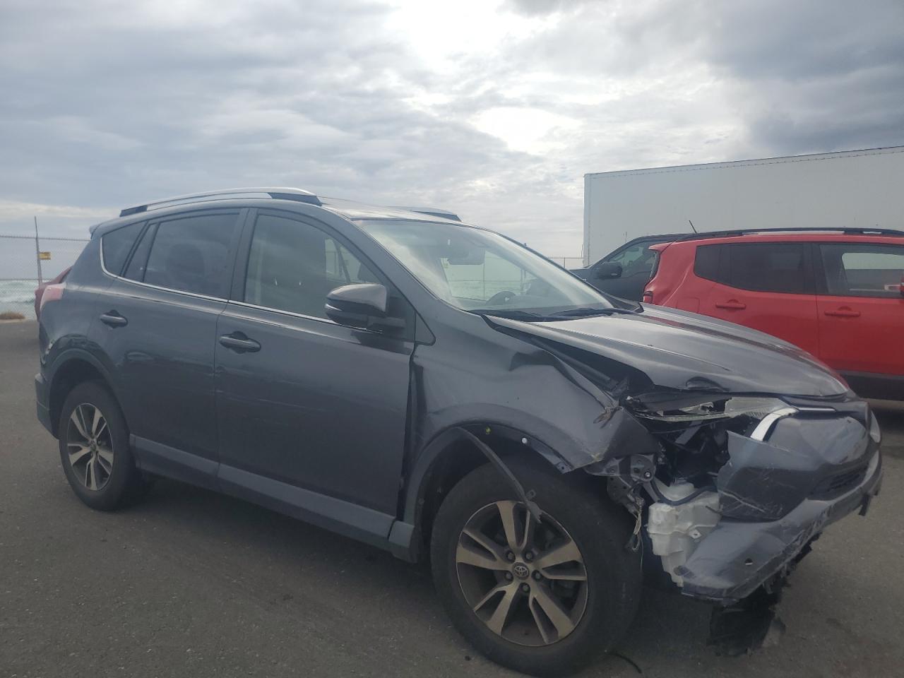 2016 Toyota Rav4 Xle - Image 4