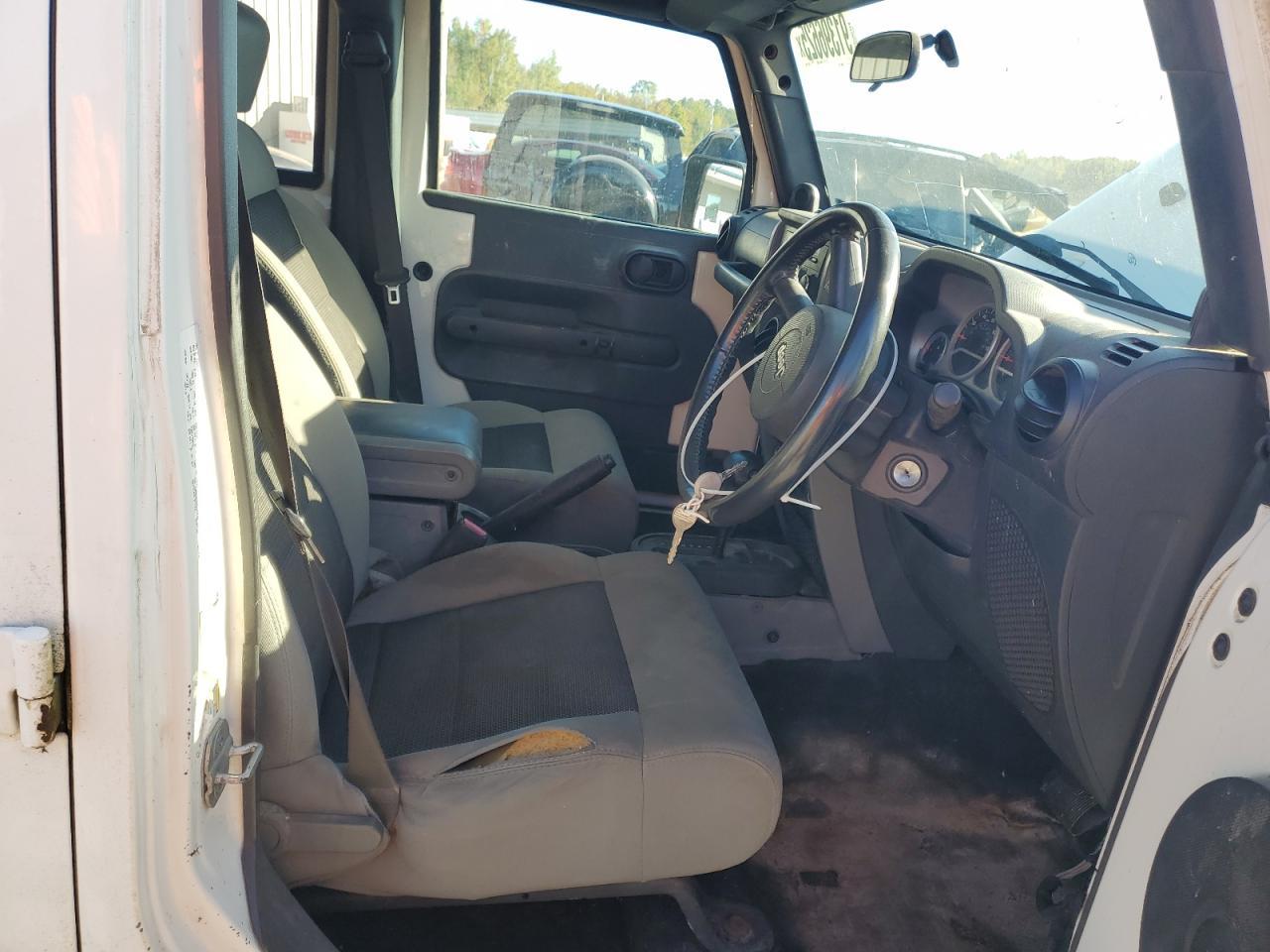 2010 Jeep Wrangler Unlimited Sport - Фото 7