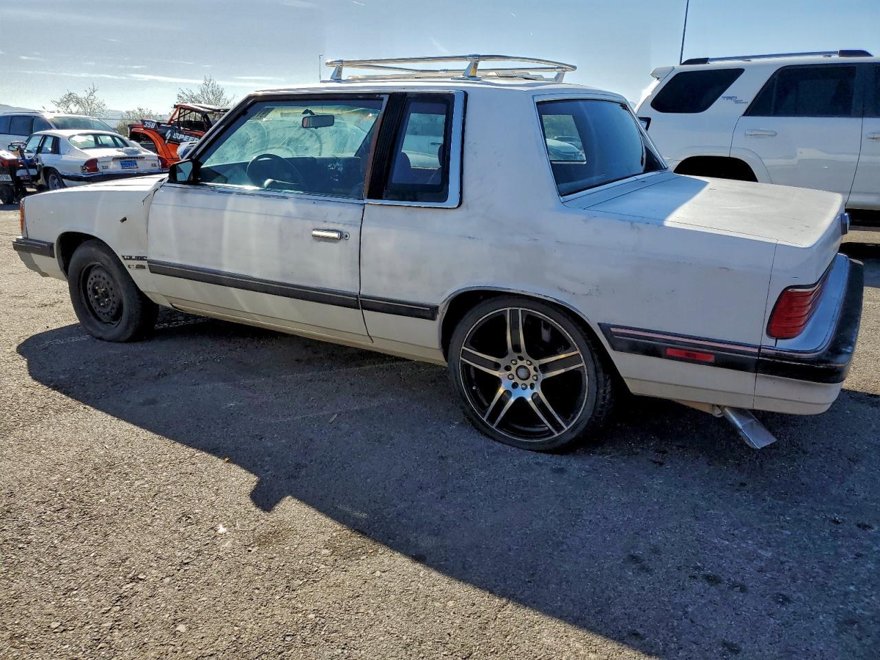 1988 Plymouth Reliant Le - Фото 2