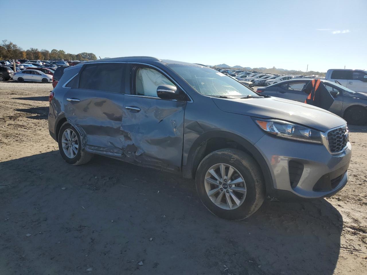 2020 Kia Sorento L - Image 4