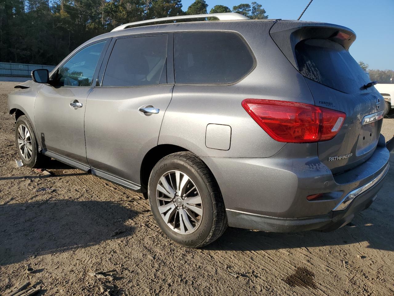 2017 Nissan Pathfinder S - Фото 2