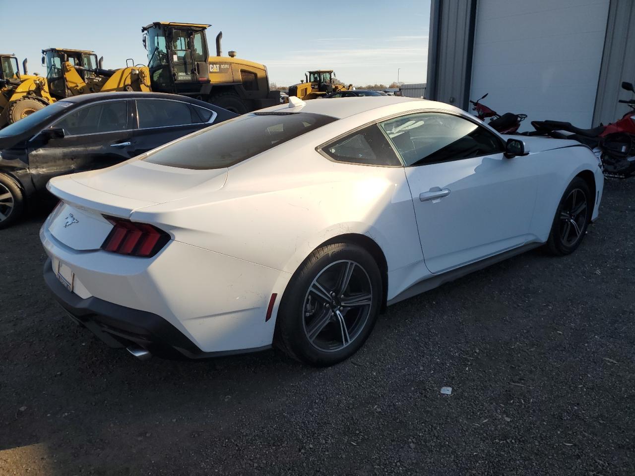 2025 Ford Mustang - Фото 3