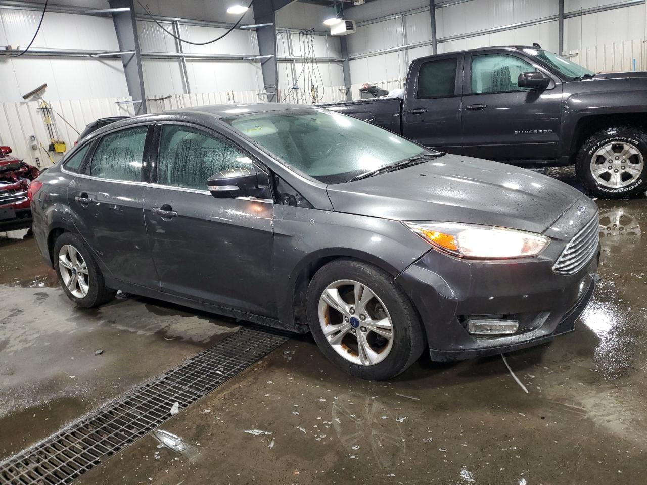 2017 Ford Focus Titanium - Image 4