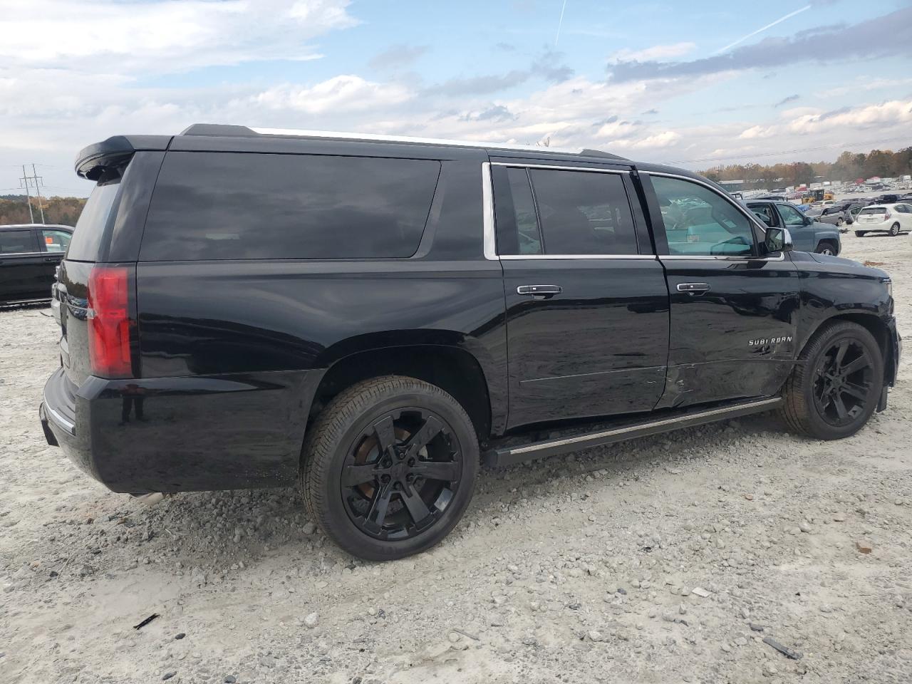 2018 Chevrolet Suburban K1500 Premier - Image 3
