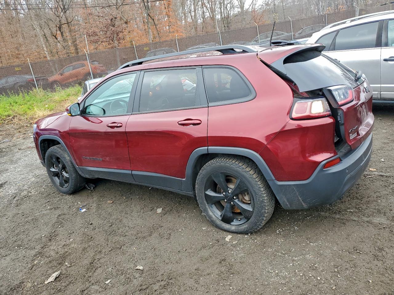 2019 Jeep Cherokee Latitude Plus - Image 2