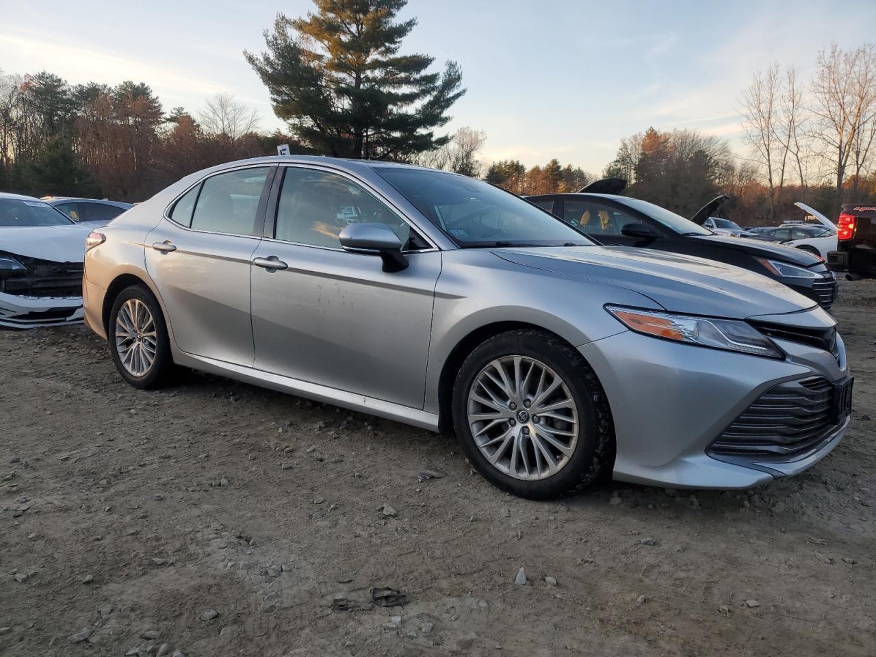 2019 Toyota Camry Xle - Image 4