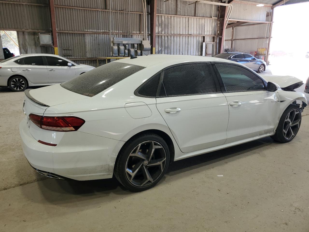 2021 Volkswagen Passat R-Line - Фото 3