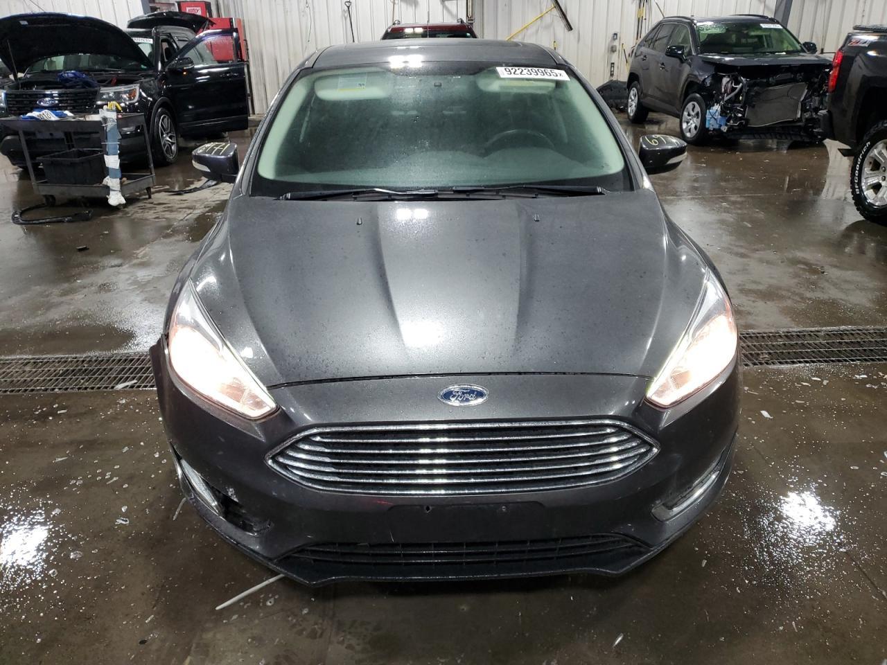 2017 Ford Focus Titanium - Image 5