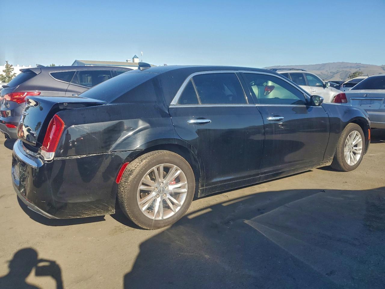 2017 Chrysler 300C - Фото 3