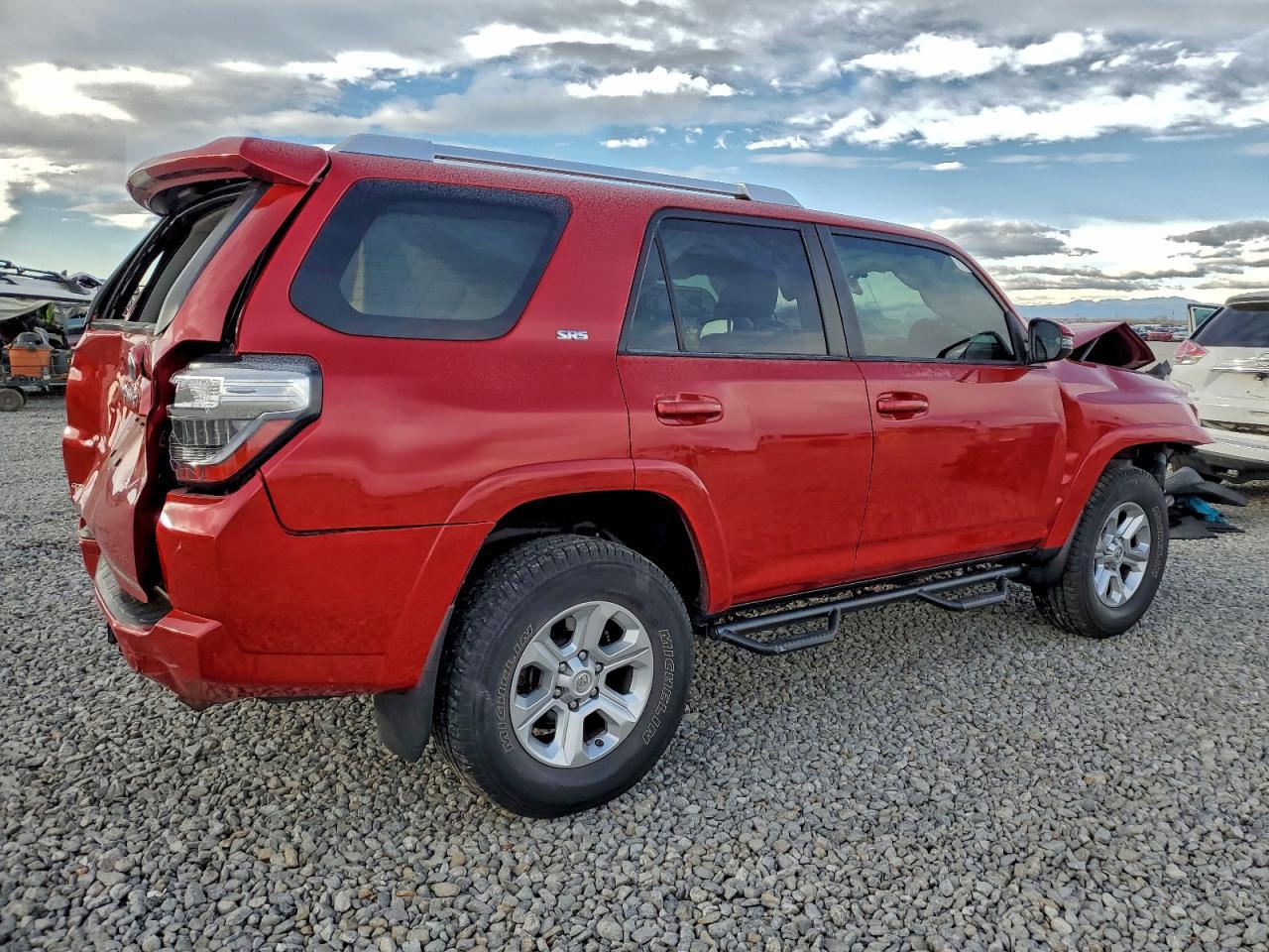 2018 Toyota 4Runner Sr5/Sr5 Premium - Image 3