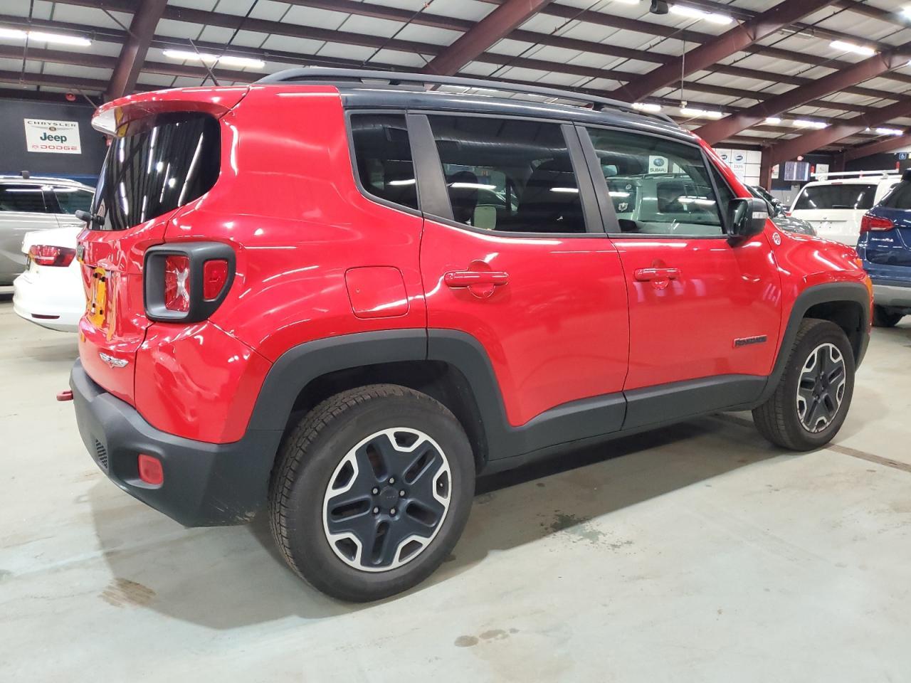 2016 Jeep Renegade Trailhawk - Image 3