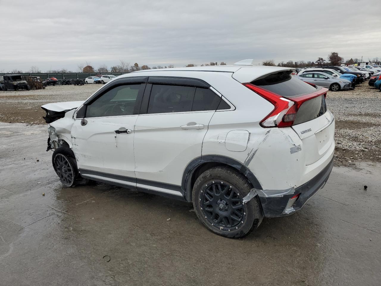 2019 Mitsubishi Eclipse Cross Se - Image 2