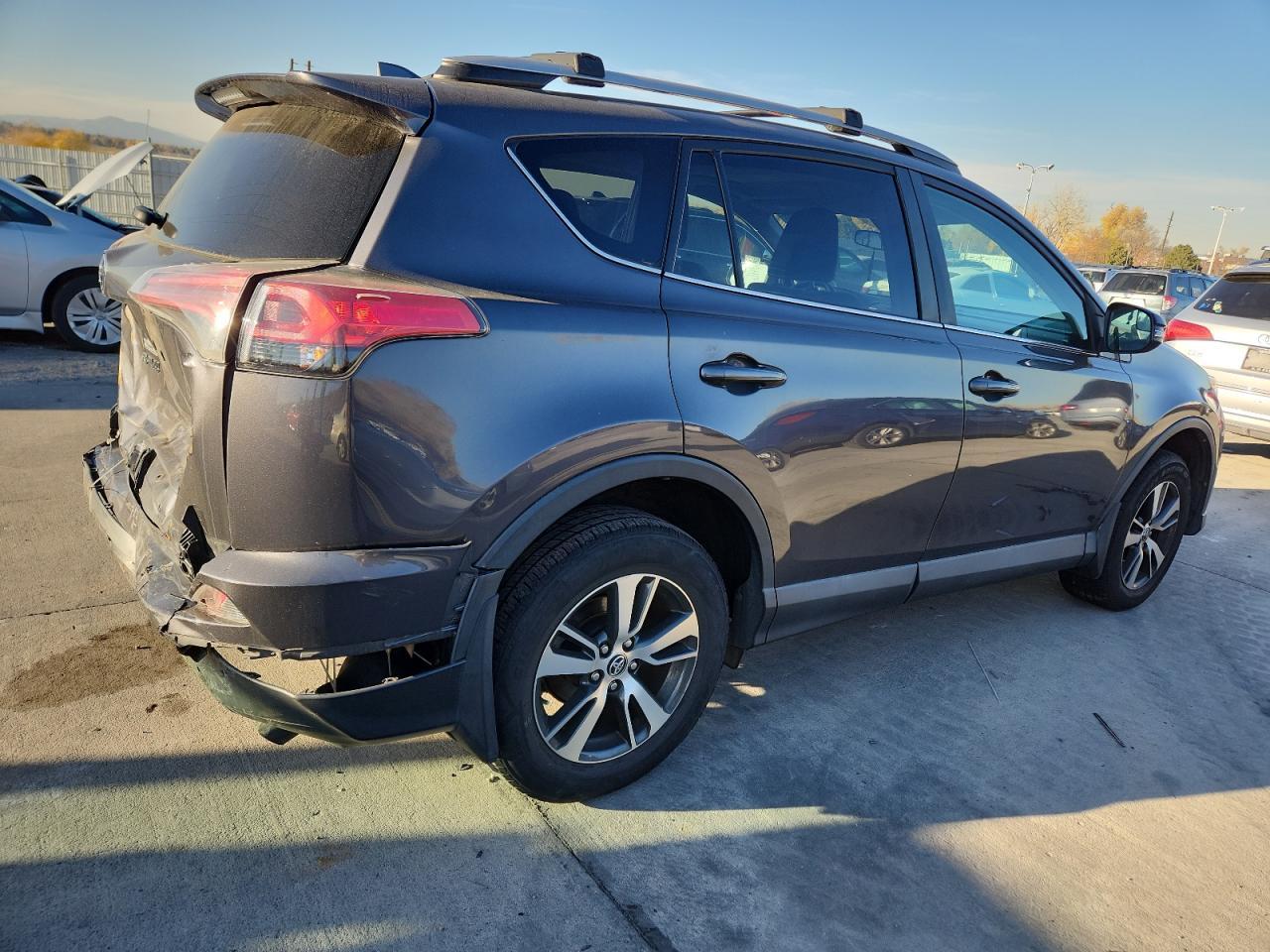 2017 Toyota Rav4 Xle - Фото 3