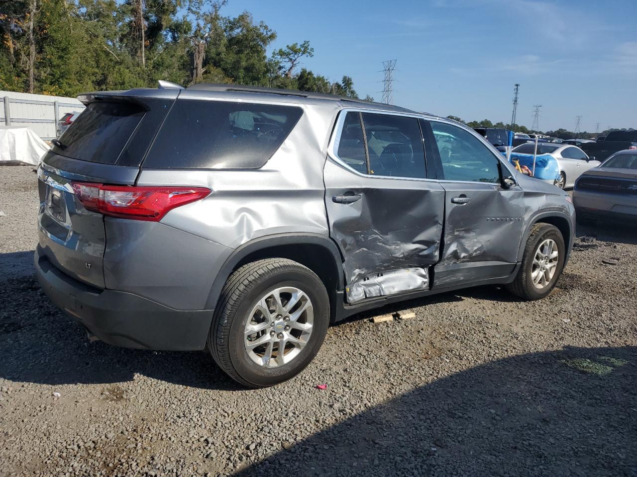 2020 Chevrolet Traverse Lt - Image 3