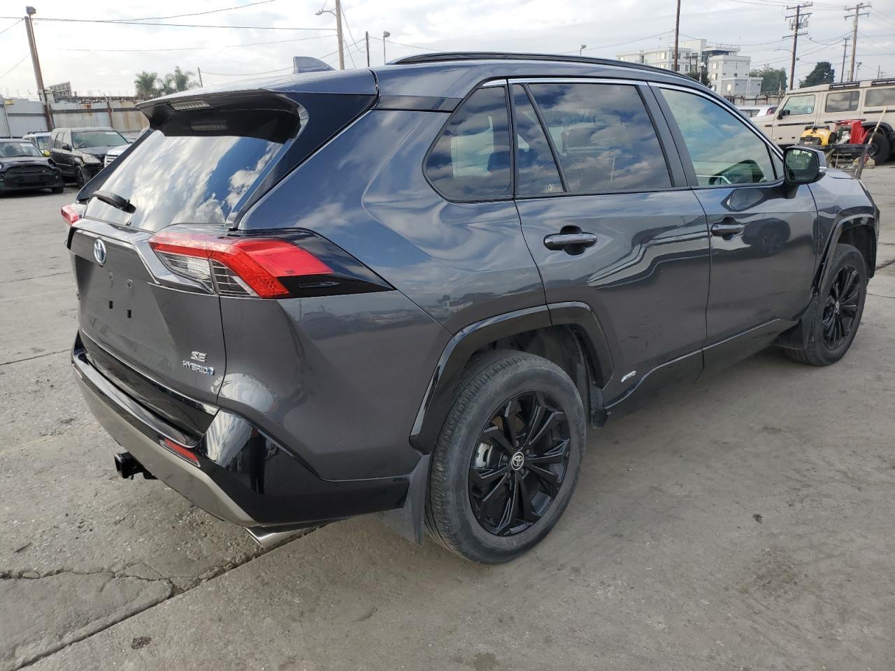 2023 Toyota Rav4 Se - Фото 3