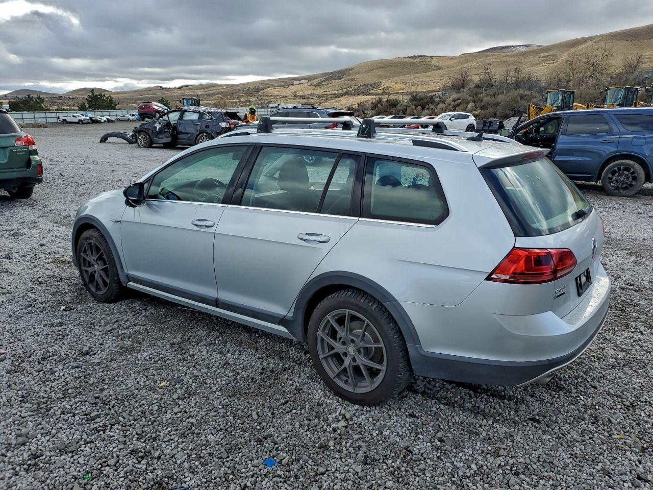 2017 Volkswagen Golf Alltrack S - Фото 2