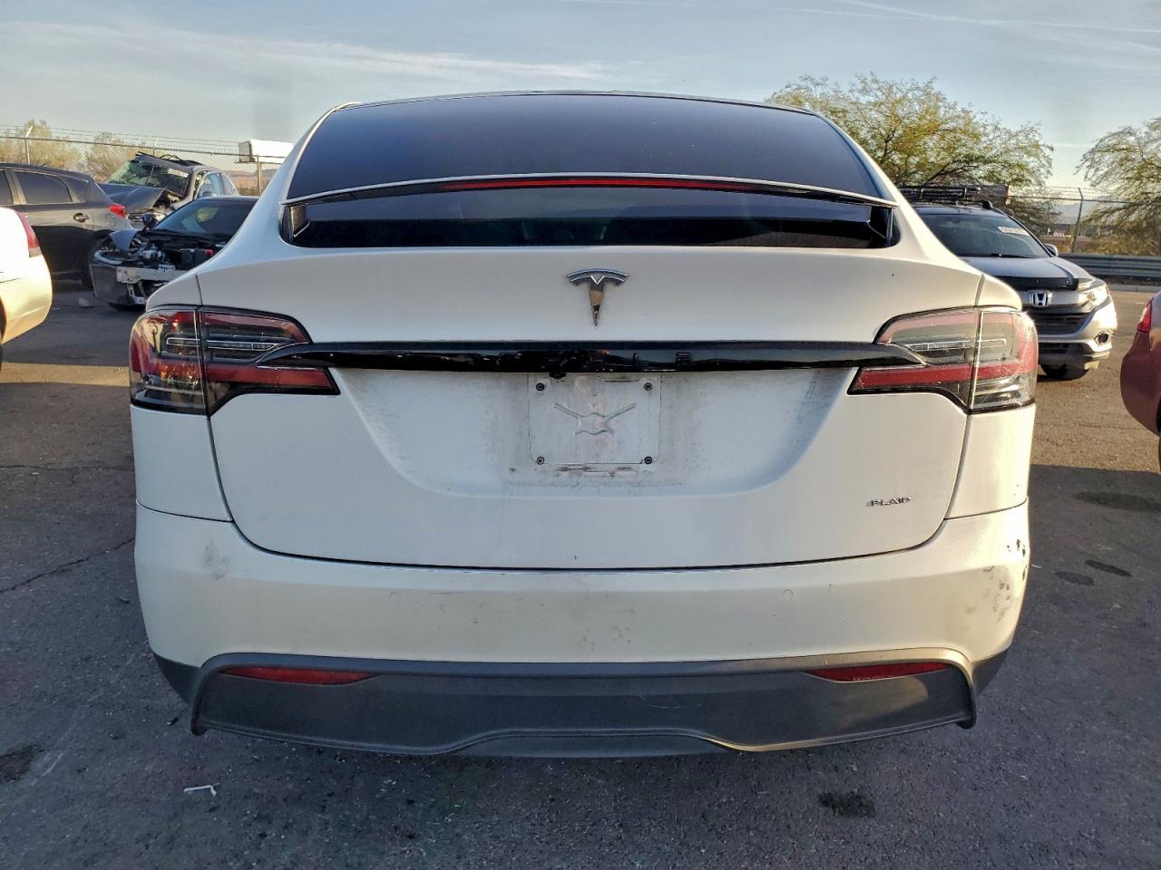 2022 Tesla Model X - Фото 6