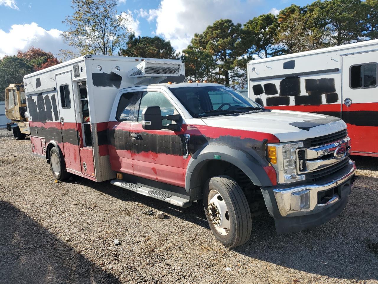 2017 Ford F550 Super Duty - Фото 4