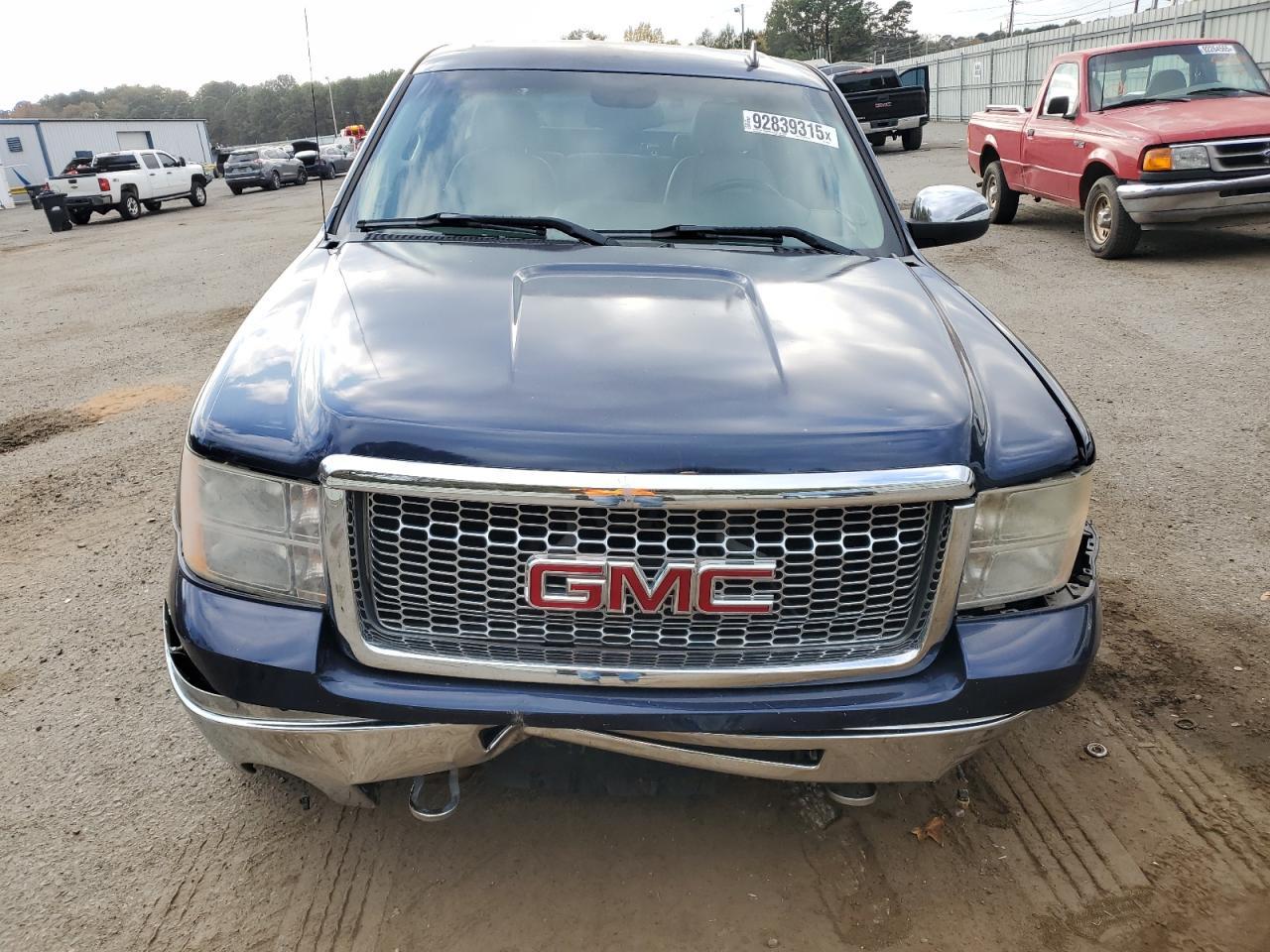 2011 GMC Sierra - Image 5