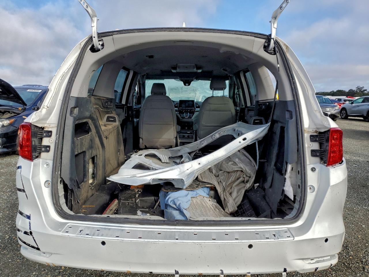 2023 Honda Odyssey Touring - Фото 6