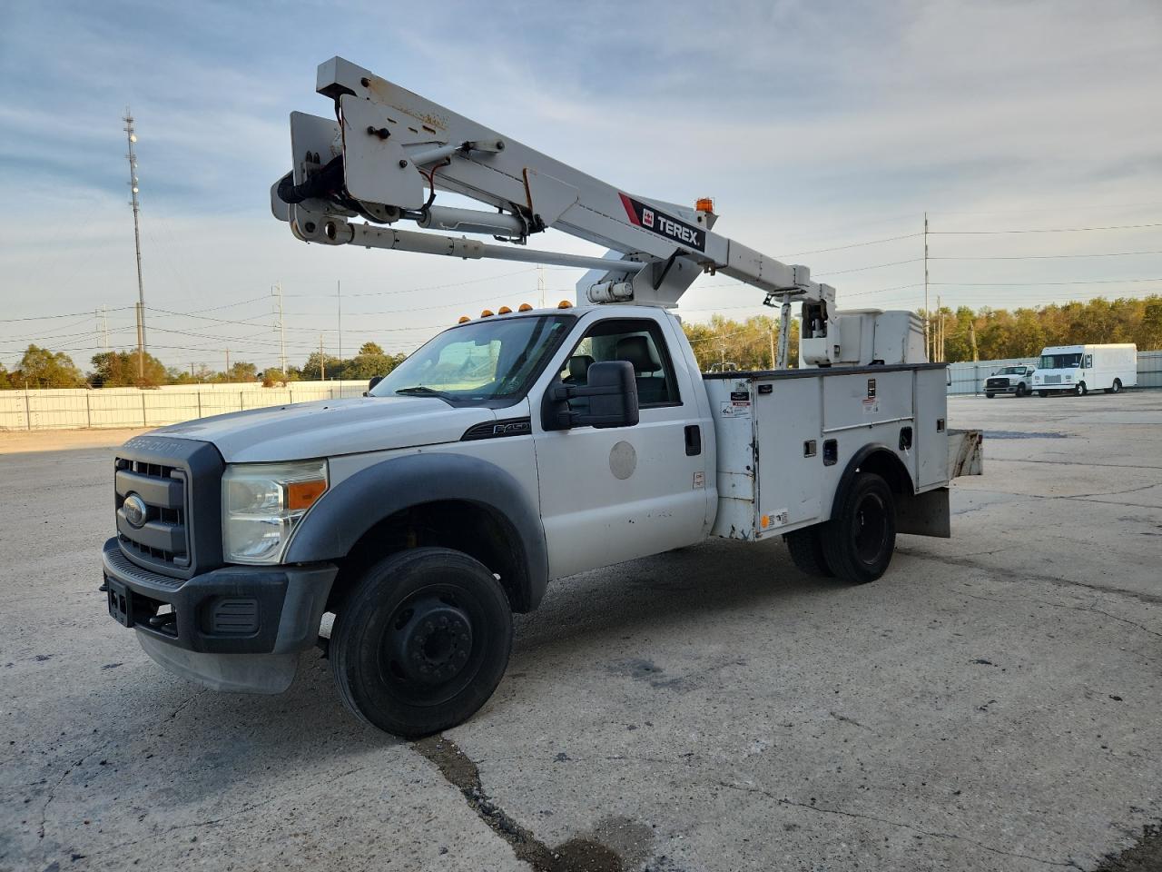 2016 Ford F550 Bucket Truck