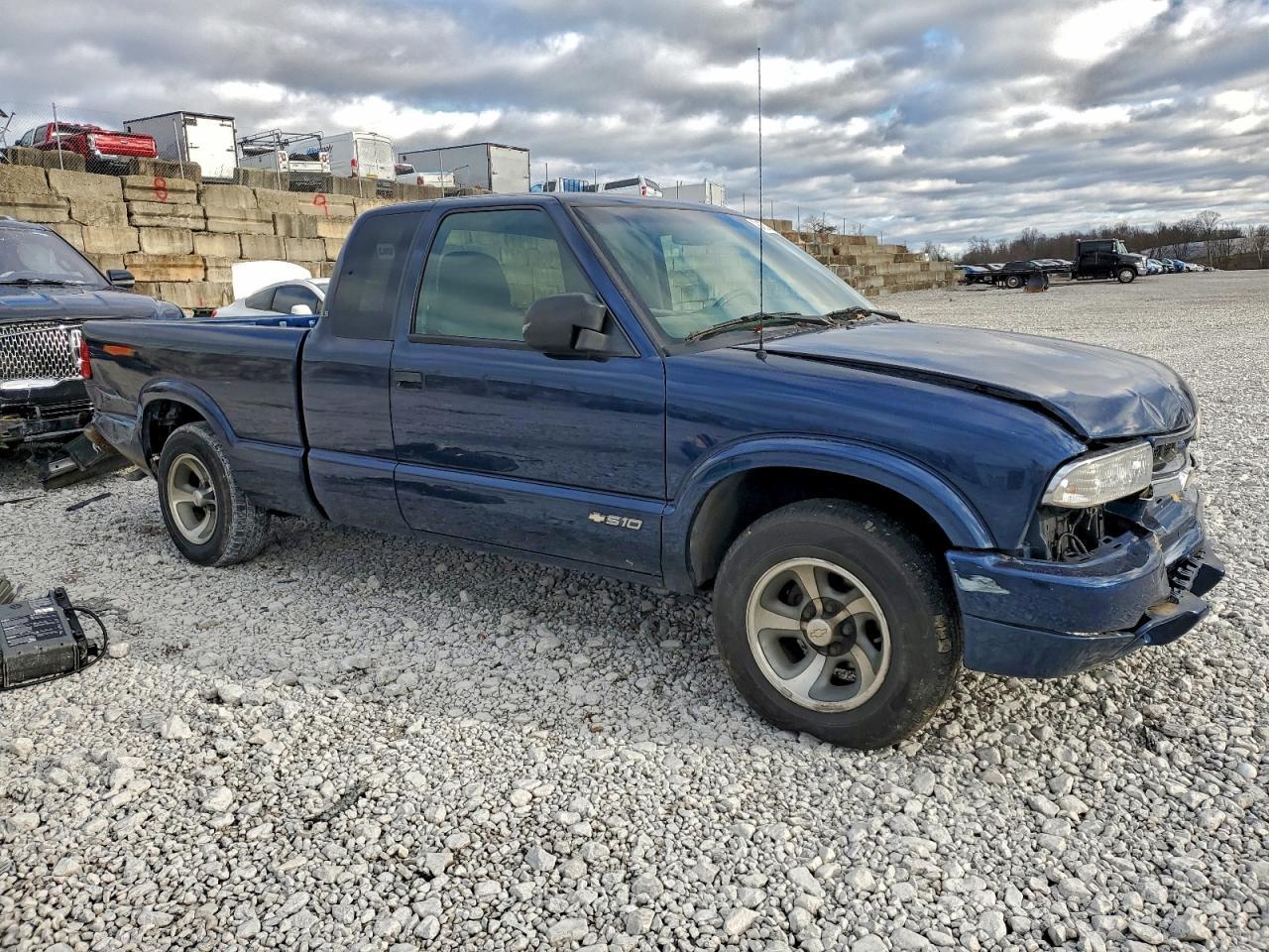 2003 Chevrolet S Truck S10 - Фото 4