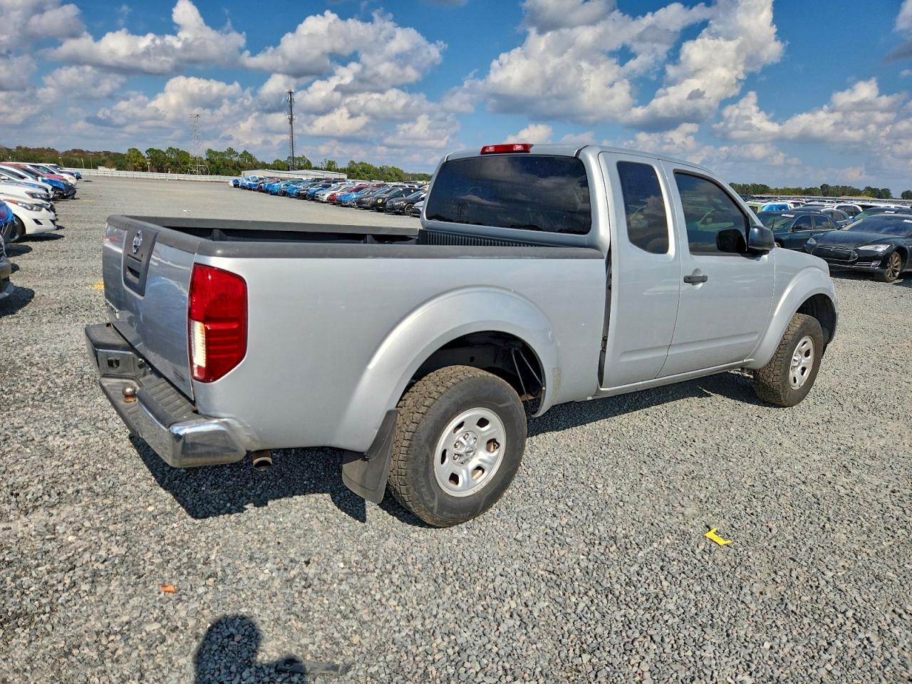 2010 Nissan Frontier King Cab Se - Фото 3