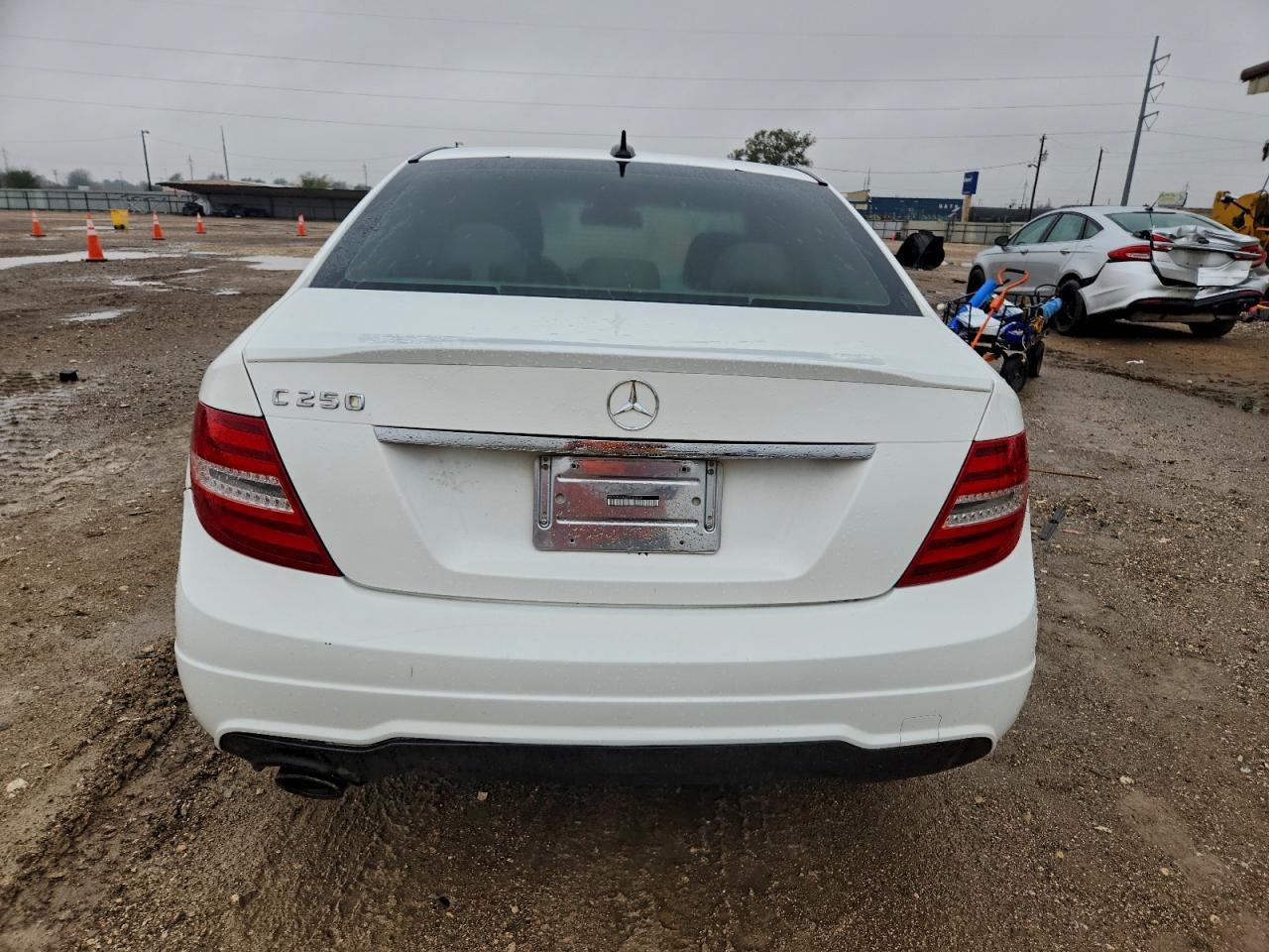 2013 Mercedes-Benz C 250 - Image 6