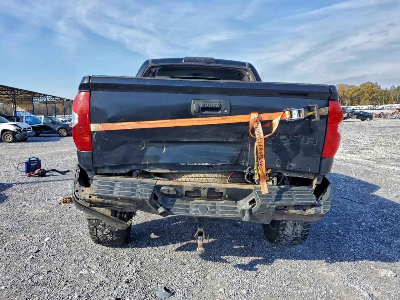 2015 Toyota Tundra Crewmax 1794 - Фото 6