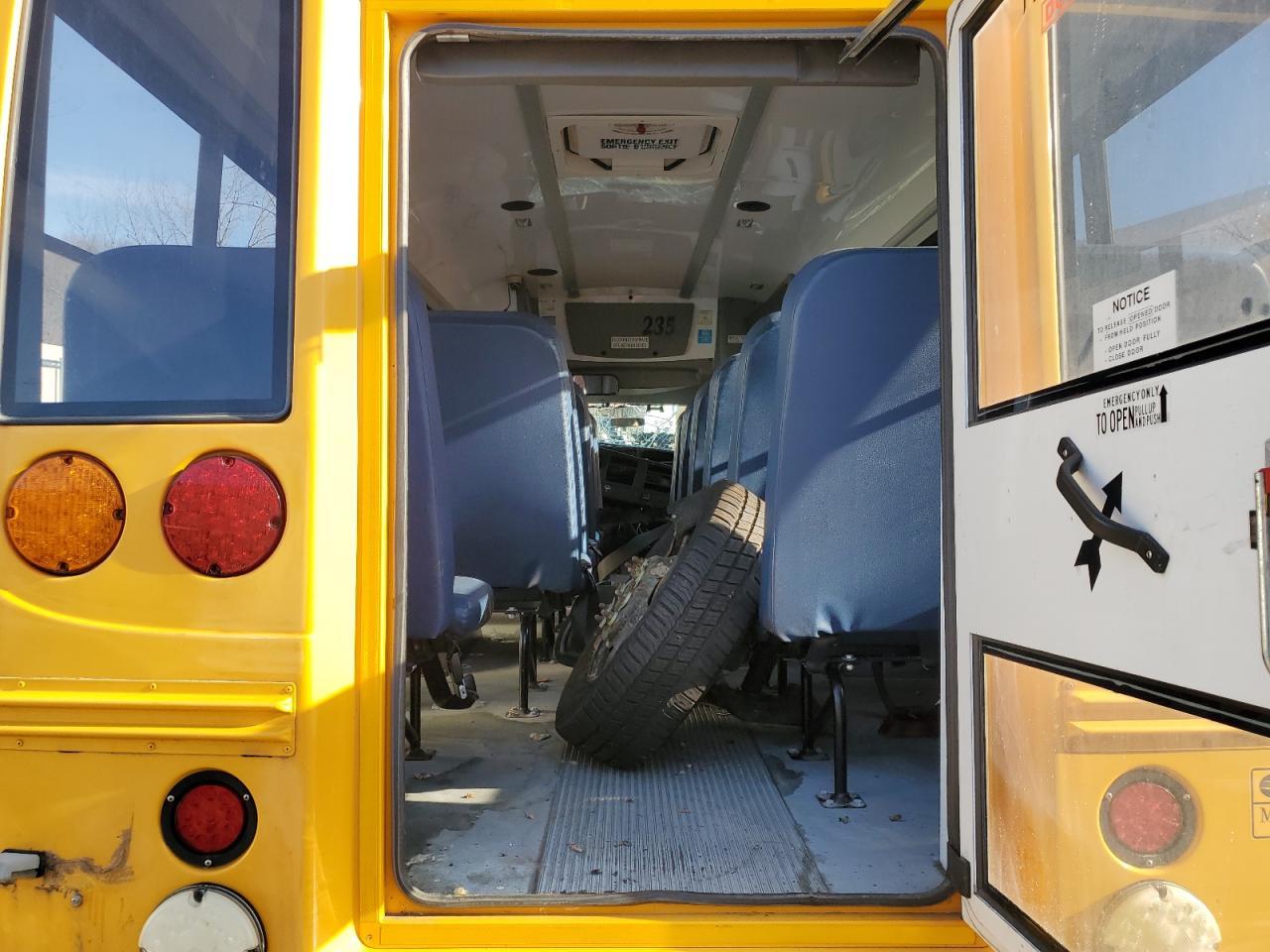2017 Chevrolet Bus - School Bus - Image 6
