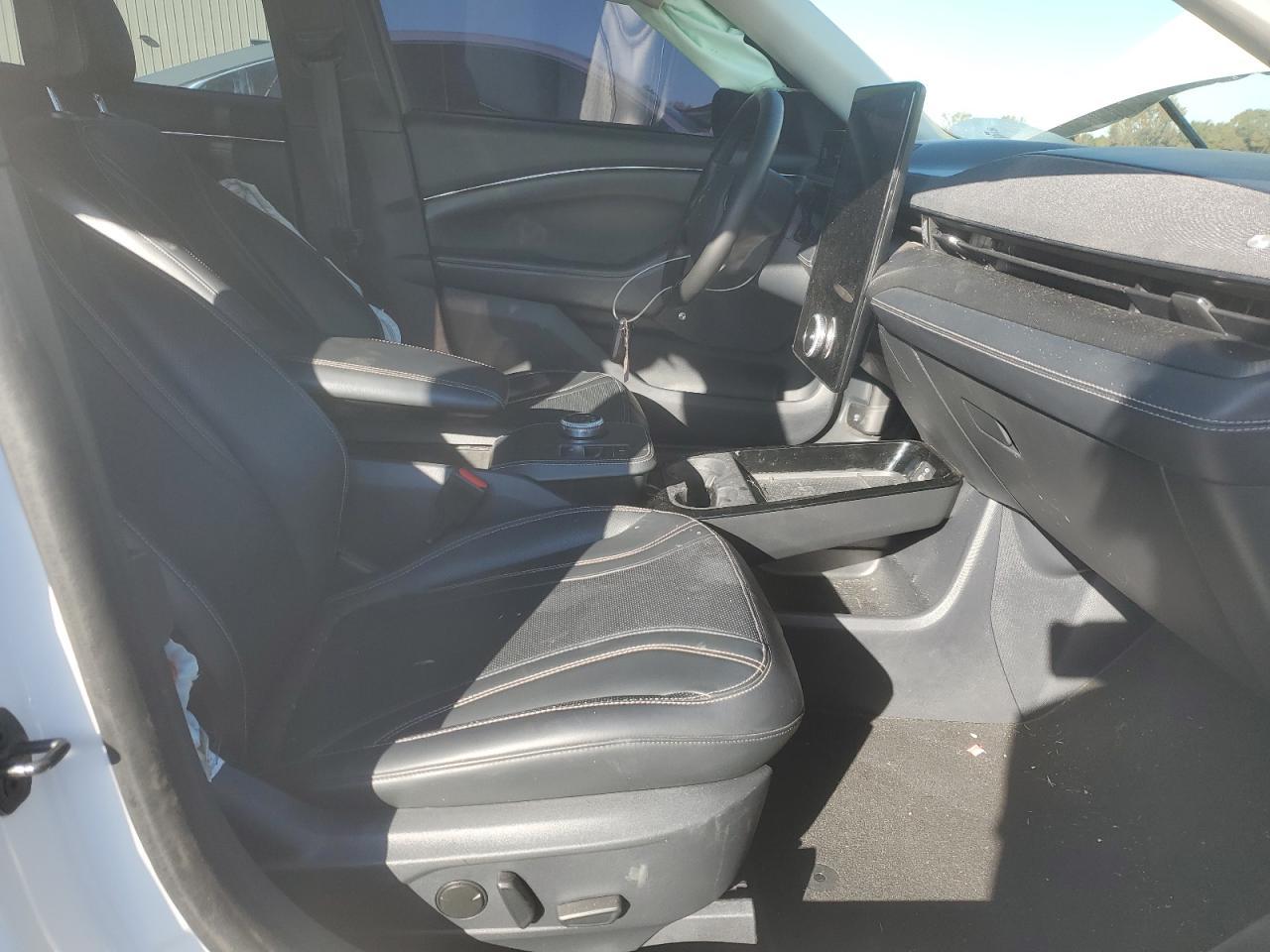 2021 Ford Mustang Mach-E Premium - Image 7