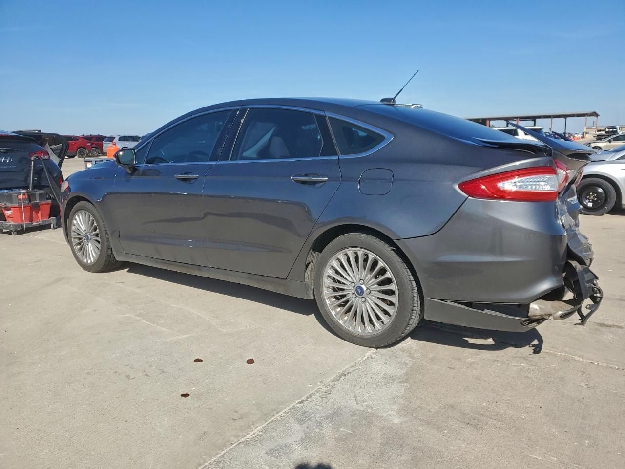 2016 Ford Fusion Titanium - Фото 2