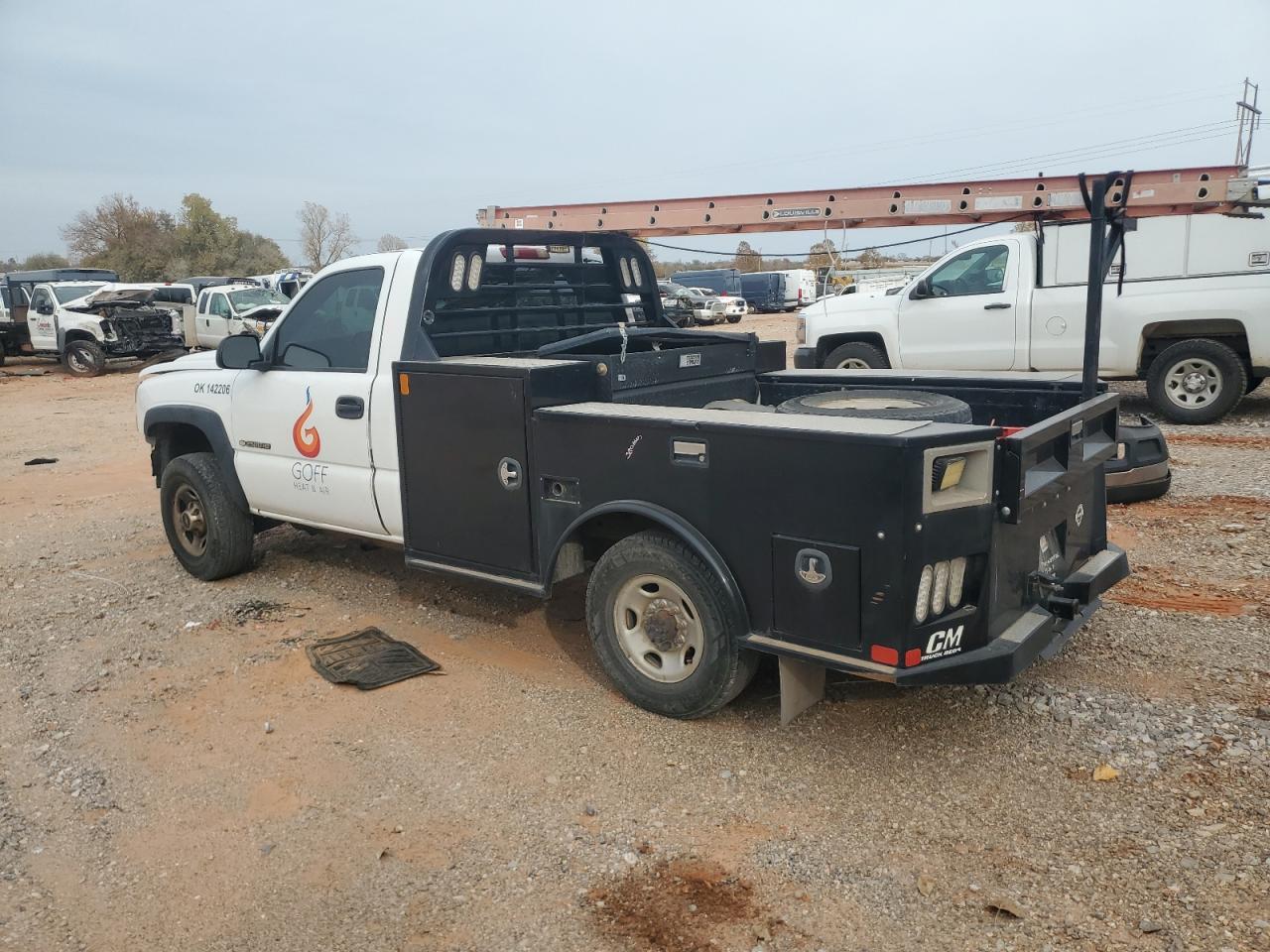2007 Chevrolet Silverado Utility / Service Truck - Фото 2