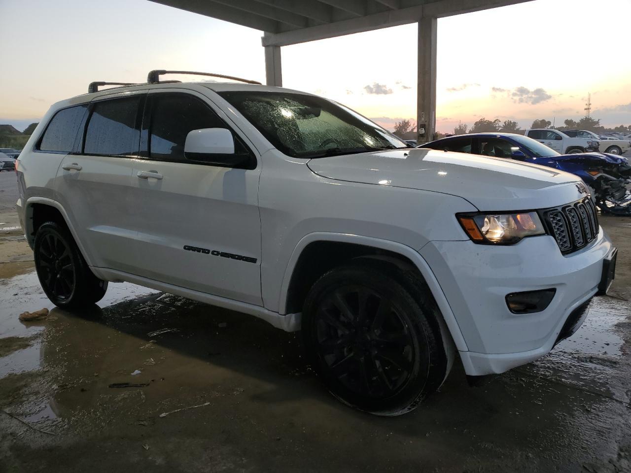 2018 Jeep Grand Cherokee Laredo - Фото 4