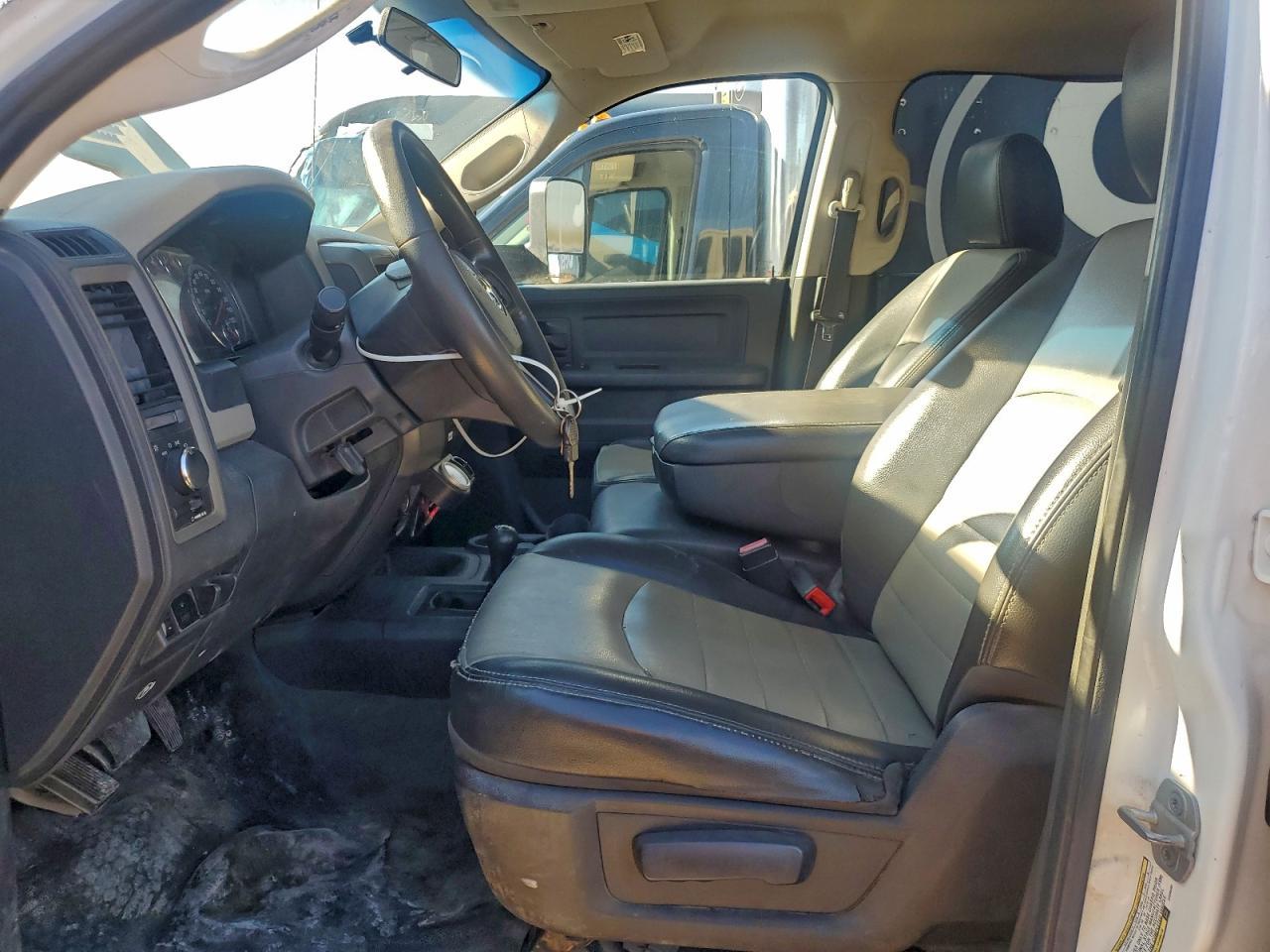 2012 Dodge Ram 5500 Crew Cab Flatbed Truck - Image 7