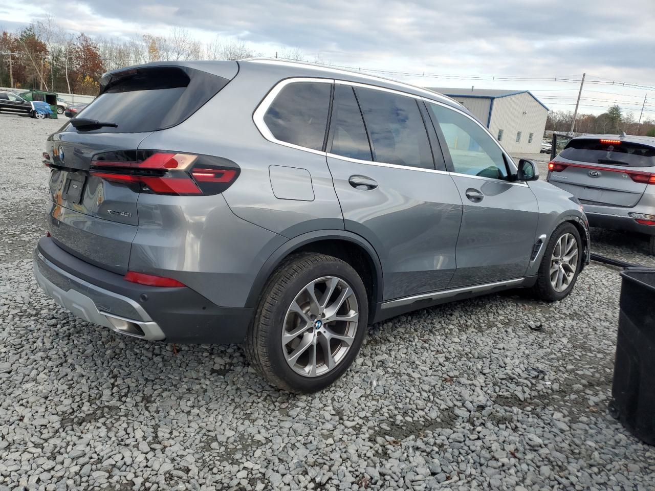 2024 BMW X5 xDrive40I - Image 3
