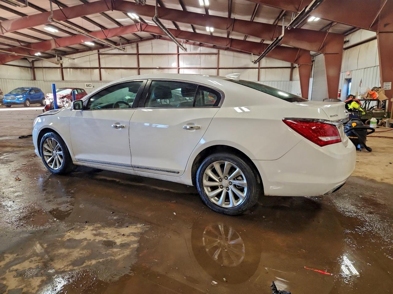 2016 Buick Lacrosse - Фото 2