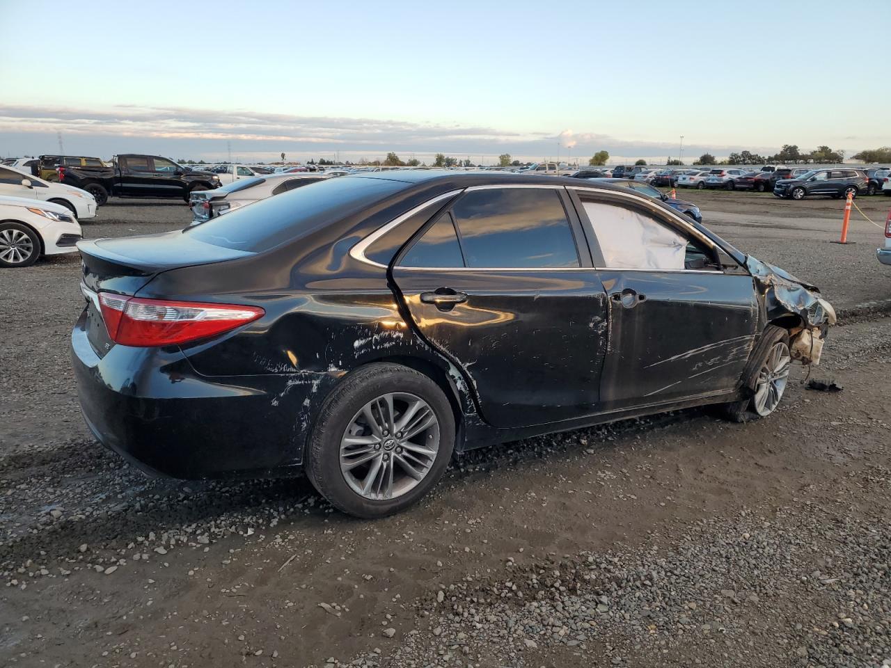 2017 Toyota Camry Le - Фото 3