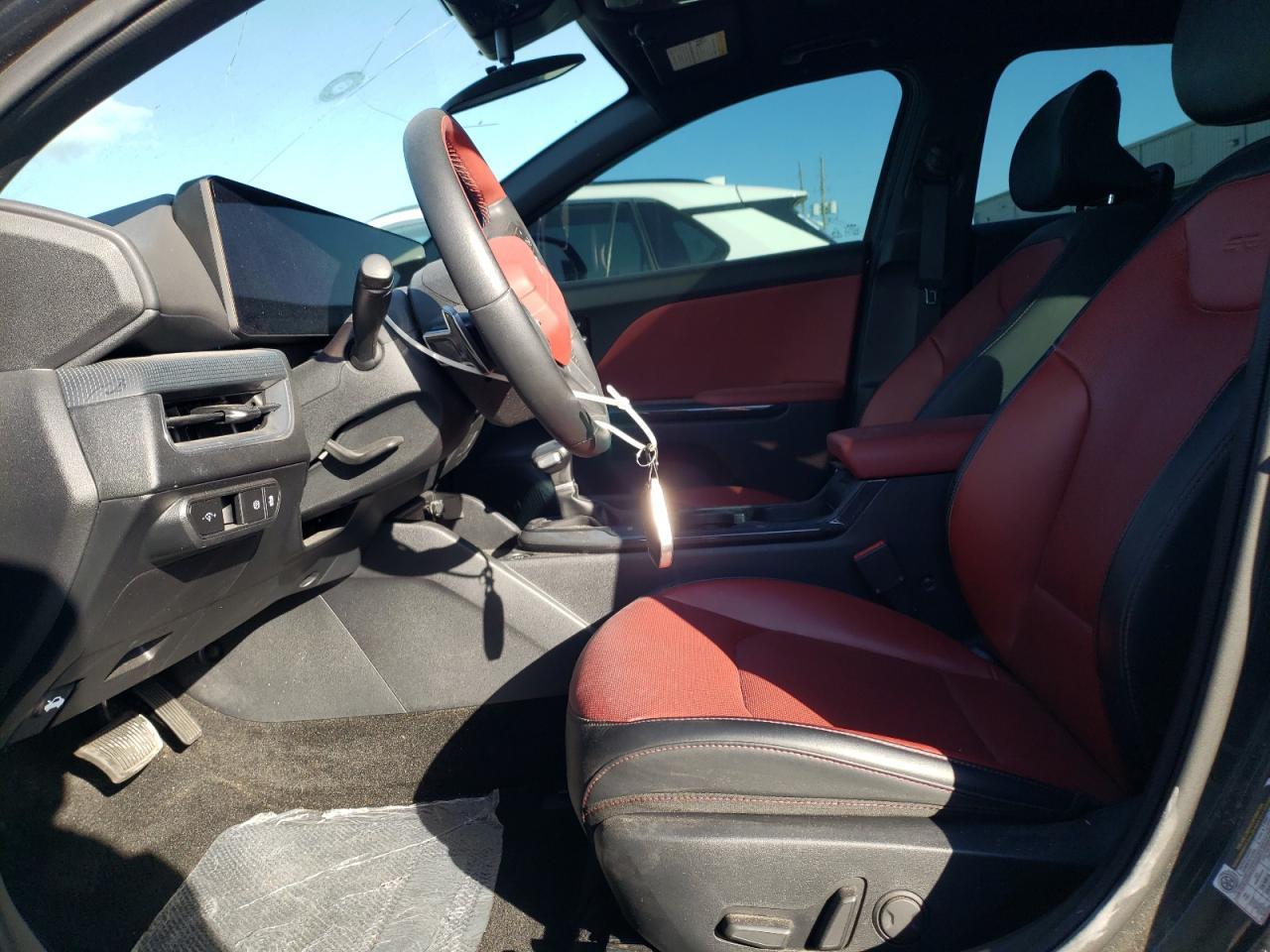 2025 Kia K4 Gt Line - Image 7