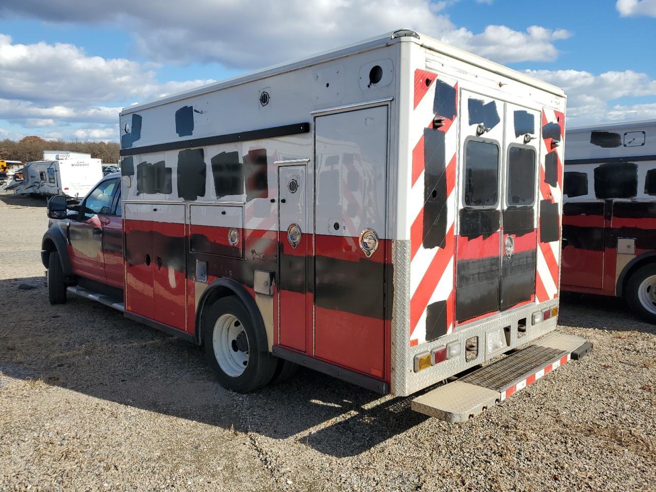 2017 Ford F550 Super Duty - Фото 2